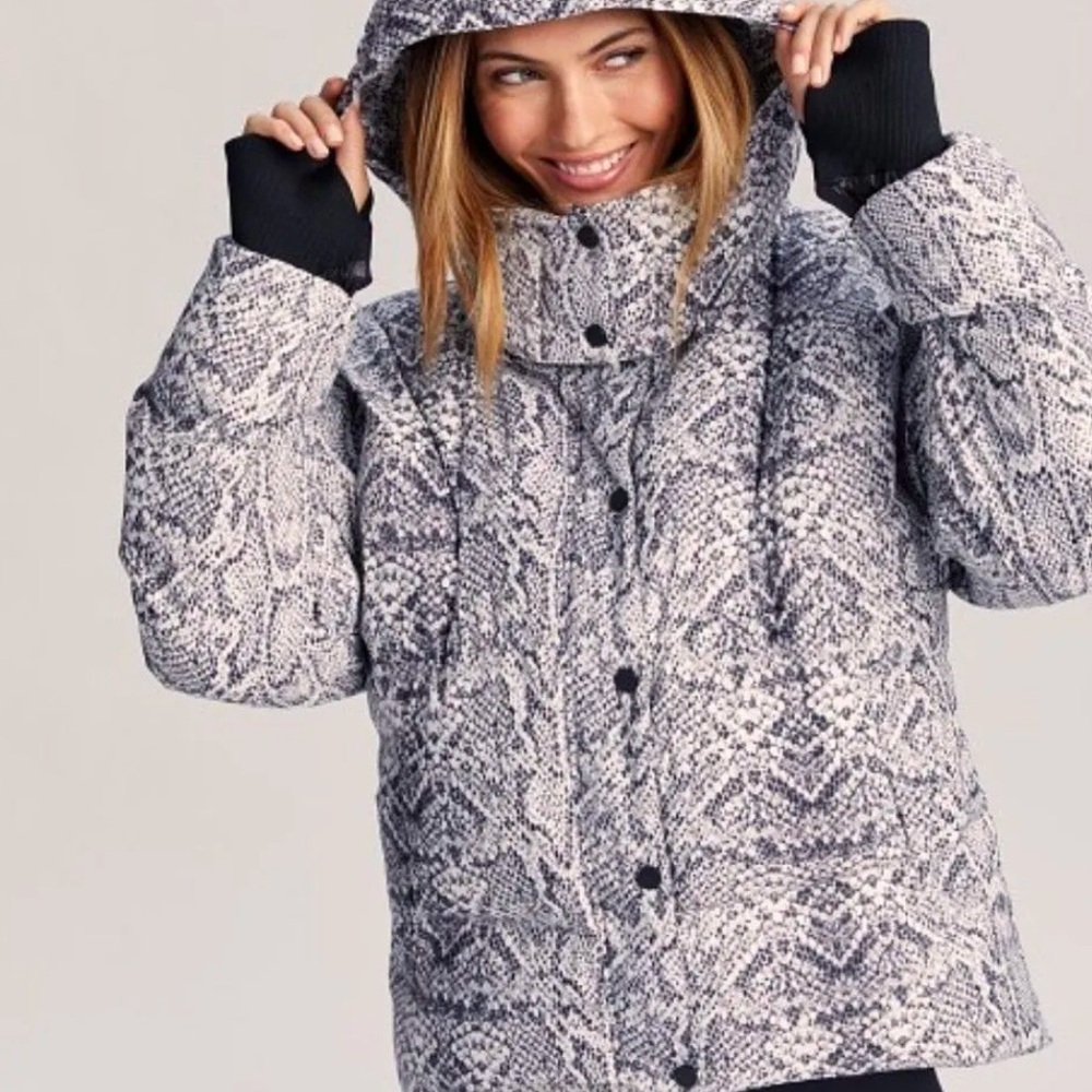 Varley Highland Puffer Jacket, Size XS